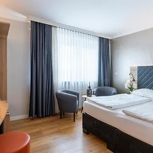 3* Szálloda Plaza Rieker Hauptbahnhof